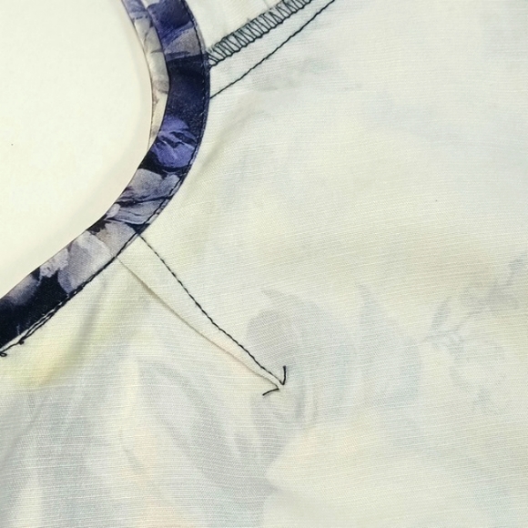 NWOT Latin Quarters  Wight & Purple 💜 Floral Stain Women's Dress Size L - Picture 14 of 16